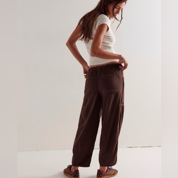 Free People We The Free Silverton Pull-on Barrel Jeans Brown / Chocolate M - Picture 2 of 13